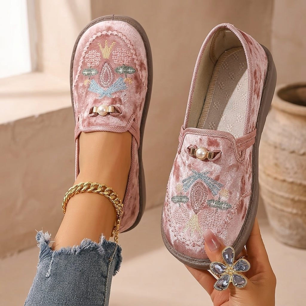 Pink embroidered sport shoes