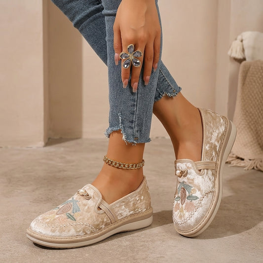 Beige embroidered sport shoes